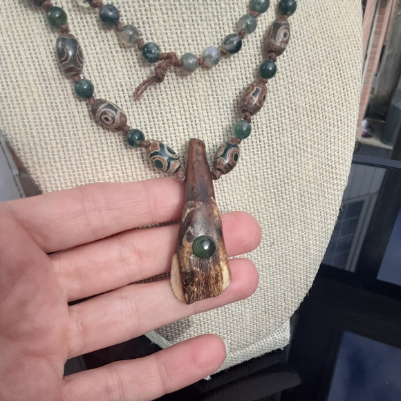 Dzi Agate/ Moss Agate/ Buffalo Tooth/ Jade- Knotted Taxidermy Necklace - Picture 5 of 9